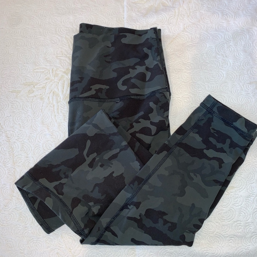 LULULEMON Camo Leggings